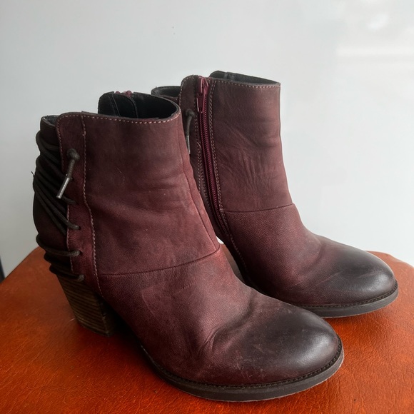 Steve Madden “Raglin” booties in Plum Never Used - Picture 5 of 9